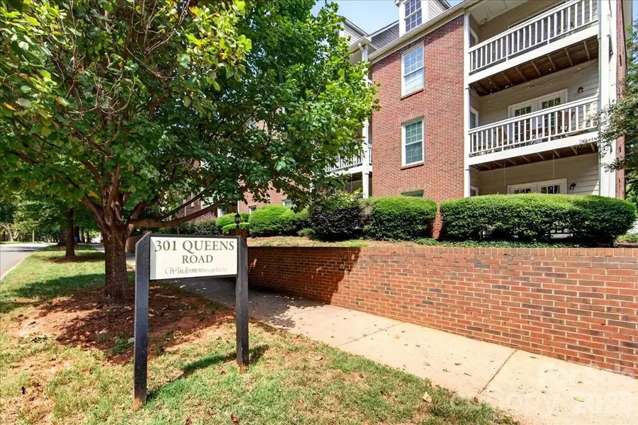 301 Queens Road #106, Charlotte, NC 28204 - #2