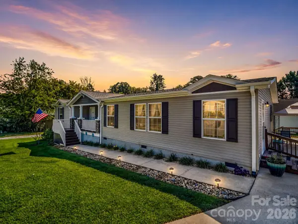 12 N Frederick Lane, Hendersonville, NC 28792