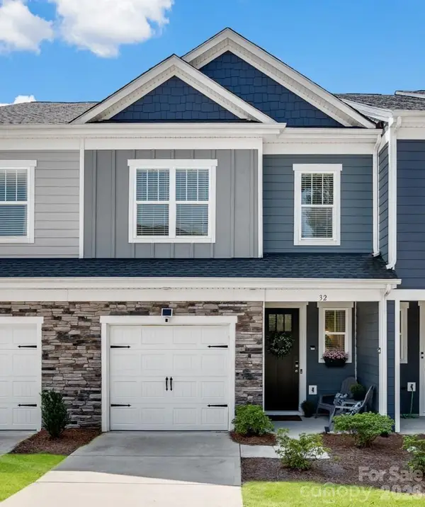 32 Woodsdale Place Se, Concord, NC 28025