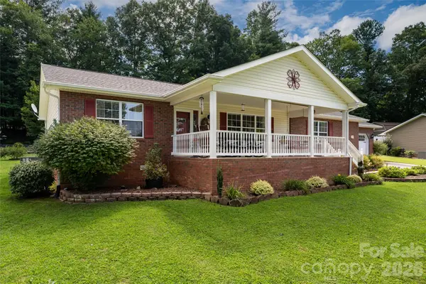 40 Meadow Drive, Horse Shoe, NC 28742