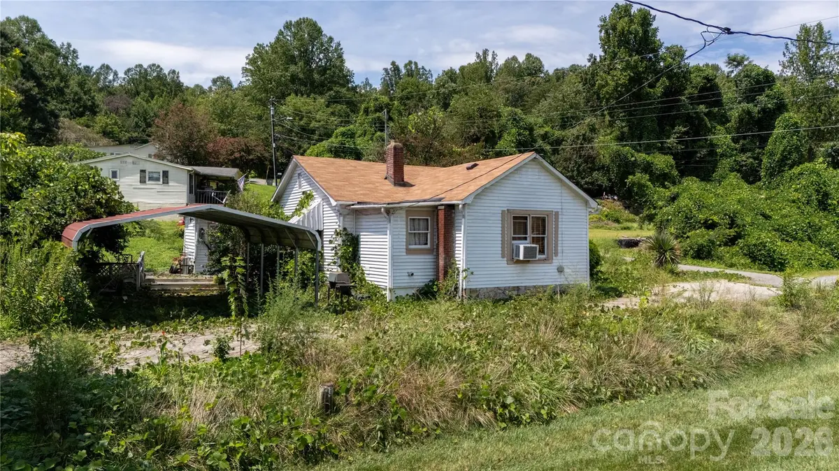 1327 Boxwood Place Nw, Lenoir, NC 28645 - #1