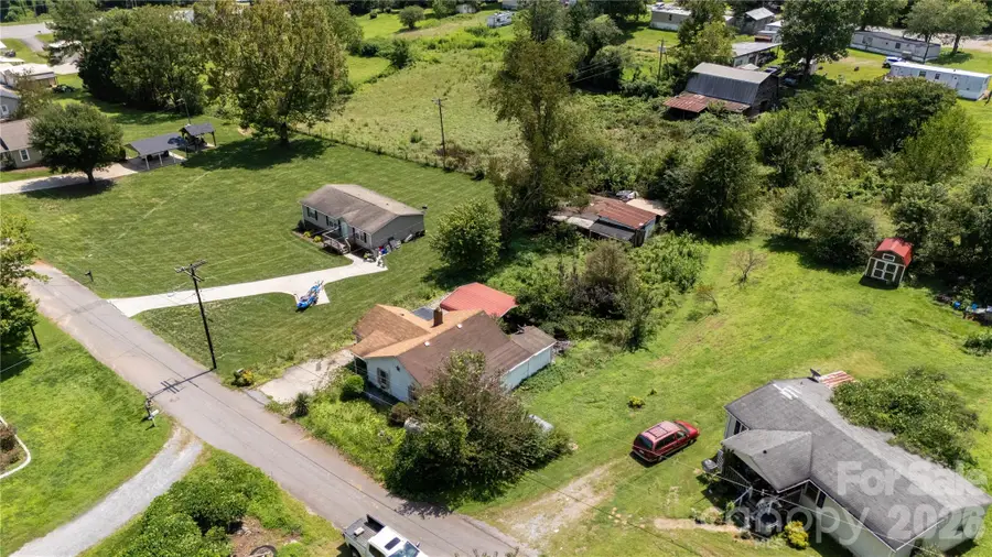 1327 Boxwood Place Nw, Lenoir, NC 28645 - #3