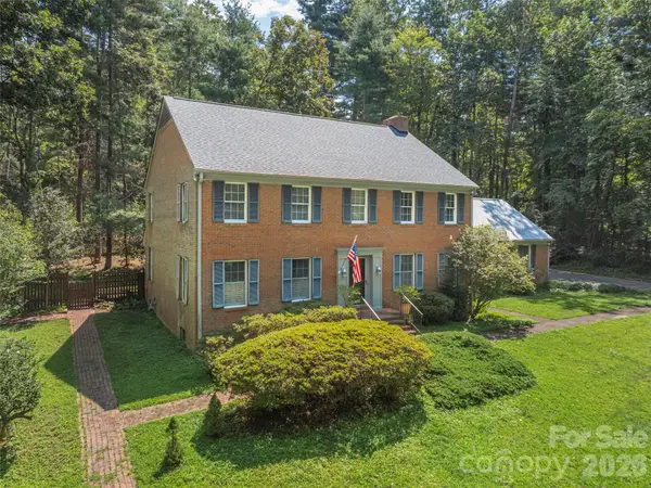 200 Heathcote Road, Hendersonville, NC 28791