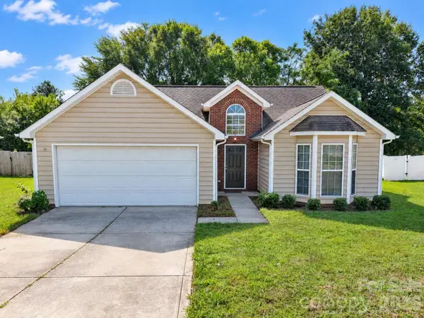 12704 Cumberland Crest Drive, Huntersville, NC 28078