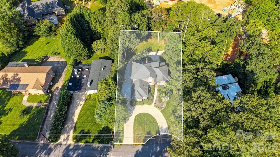1515 8th Street Nw, Hickory, NC 28601 - #2