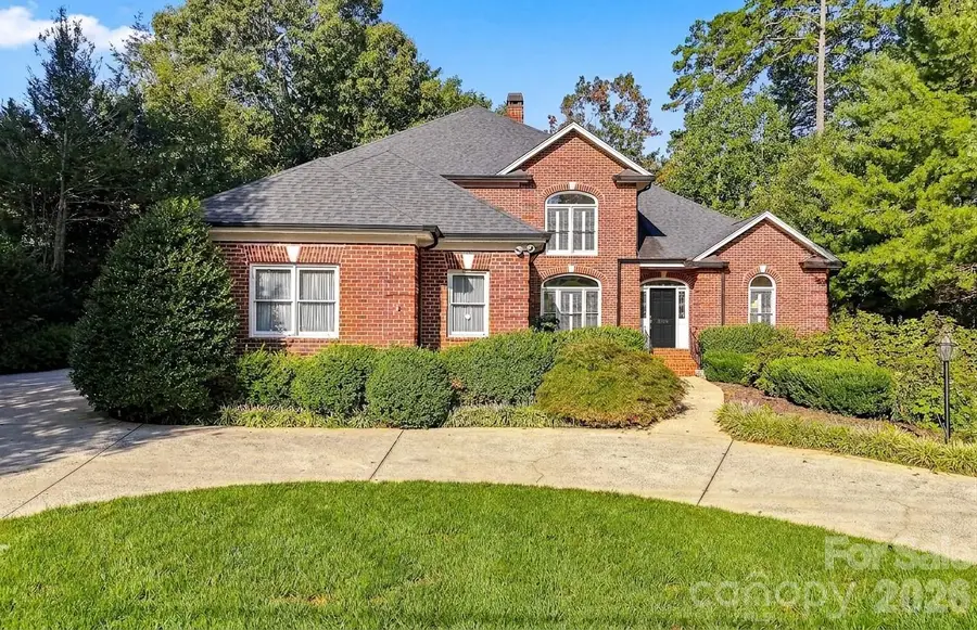 1515 8th Street Nw, Hickory, NC 28601 - #3