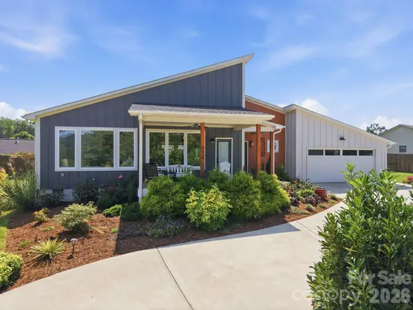 112 Upper Grove Lane, Weaverville, NC 28787