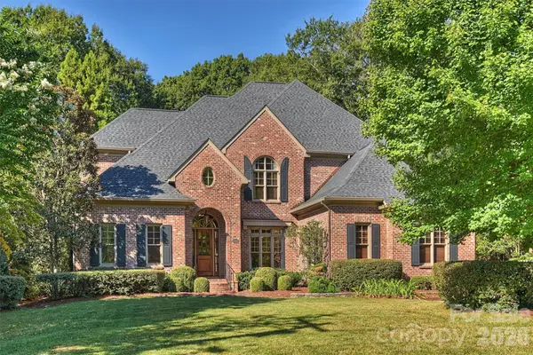 2720 Tanglewood Lane, Charlotte, NC 28211