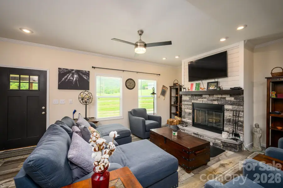 324 Plemmons Place, Marion, NC 28752 - #3