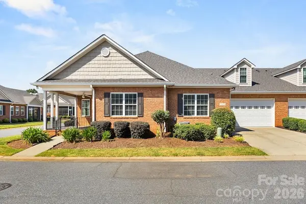 8379 Glacier Drive, Denver, NC 28037