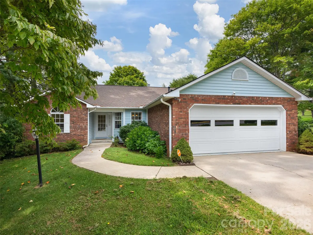 5 St Andrews Drive, Etowah, NC 28729 - #1