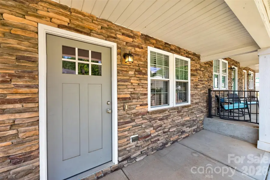 3919 Hemingway Drive Nw, Hickory, NC 28601 - #3
