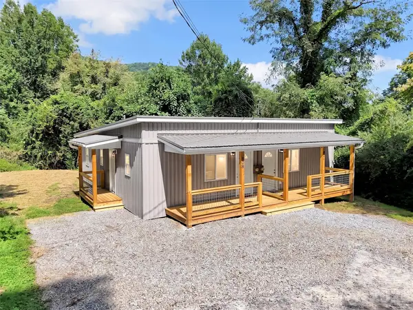 80 Mcelroy Street, Waynesville, NC 28786