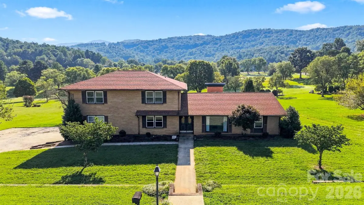 2796 Lakeview Drive, Lenoir, NC 28645 - #1