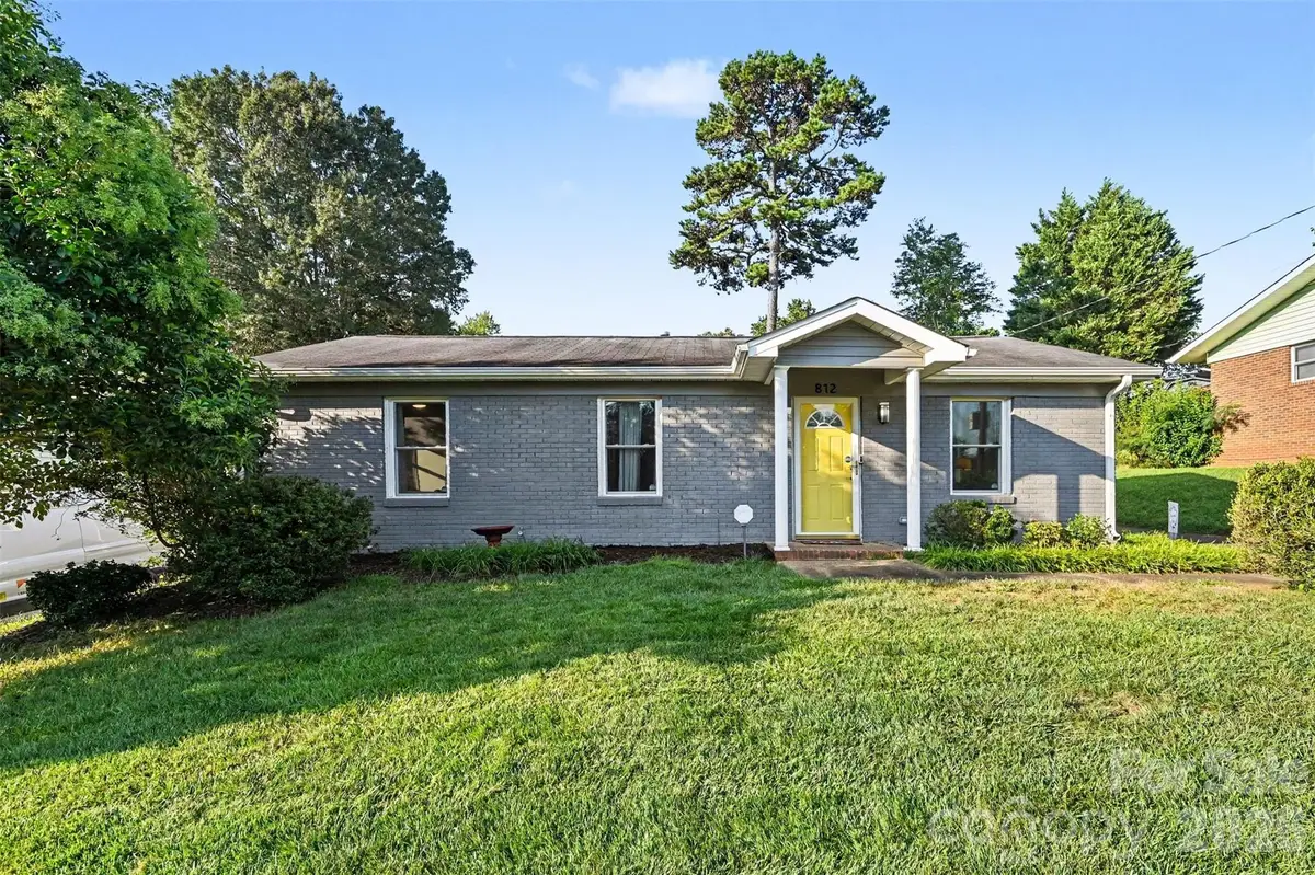 812 Capps Hill Mine Road, Charlotte, NC 28216 - #1
