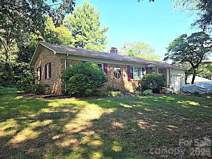 2925 4th Street Drive Ne, Hickory, NC 28601 - #2
