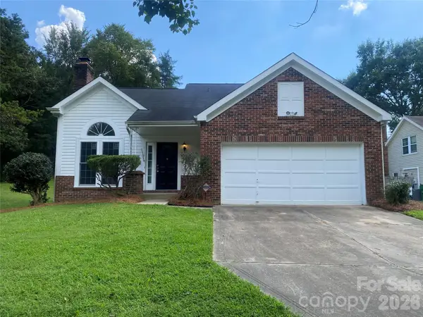 11101 Deerpath Court, Charlotte, NC 28262