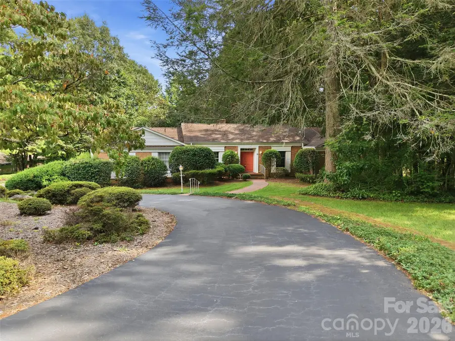 12 Legendary Road, Hendersonville, NC 28739 - #3