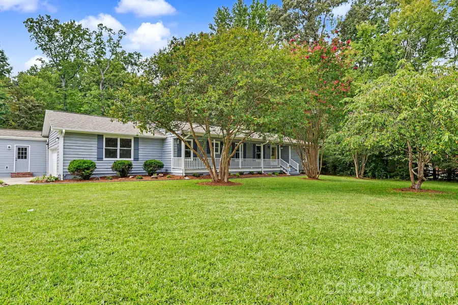 3201 Fairforest Drive, Matthews, NC 28104 - #2