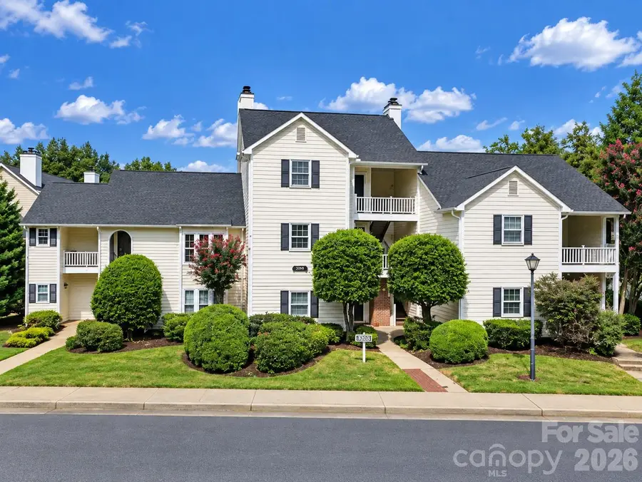 3208 Selwyn Farms Lane #6, Charlotte, NC 28209 - #2