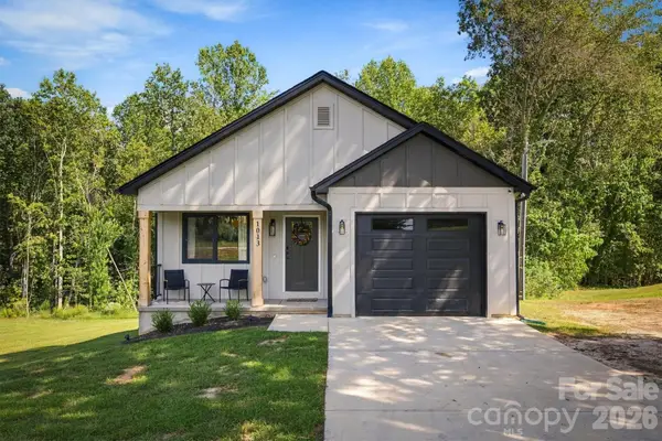 1013 37th Street Sw, Hickory, NC 28602