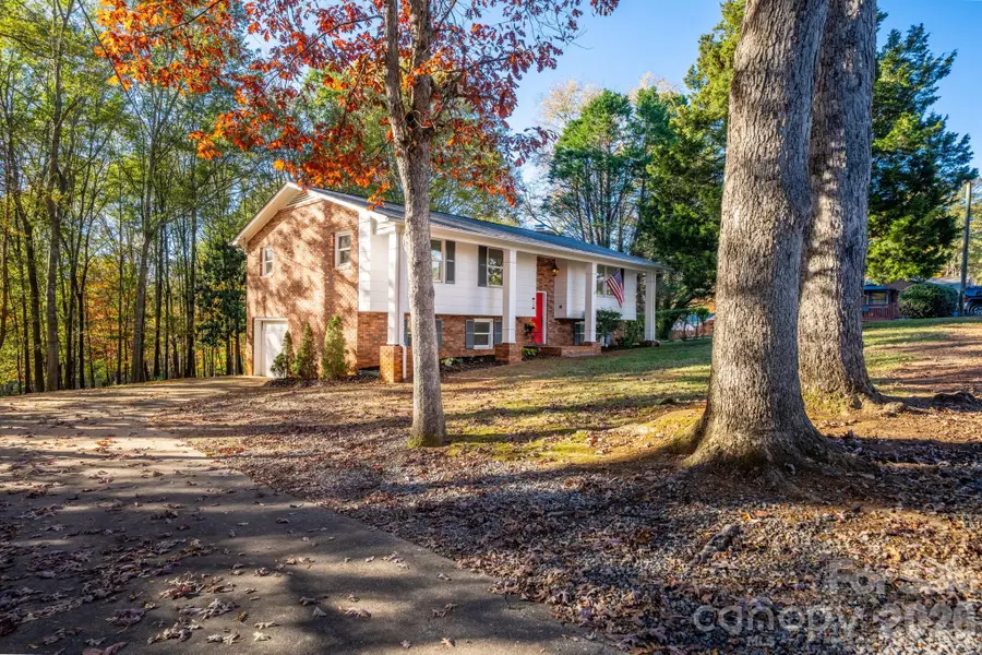 1185 10th Street Place Nw, Hickory, NC 28601 - #3