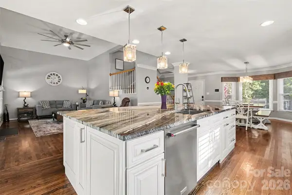 9433 Harris Glen Drive, Charlotte, NC 28269