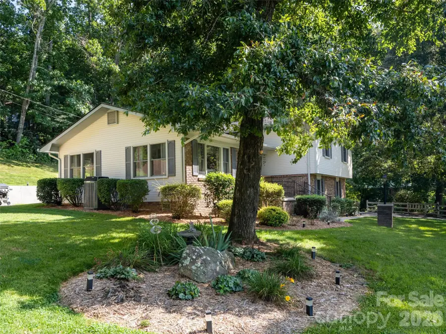 1 Morris Drive, Weaverville, NC 28787 - #3