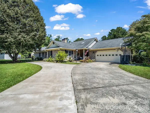 2365 Rosemont Court, Hendersonville, NC 28791