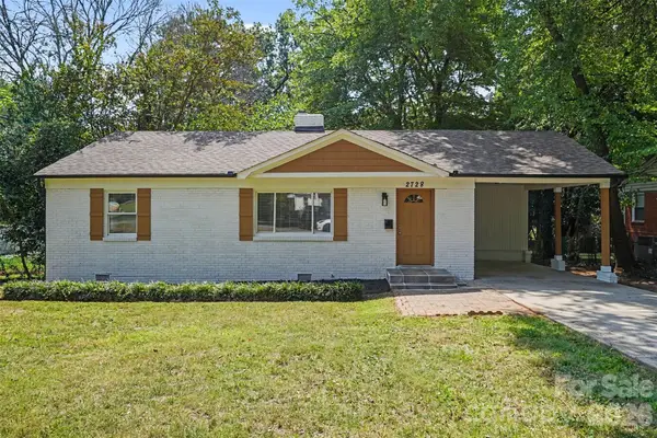 2728 Arnold Drive, Charlotte, NC 28205