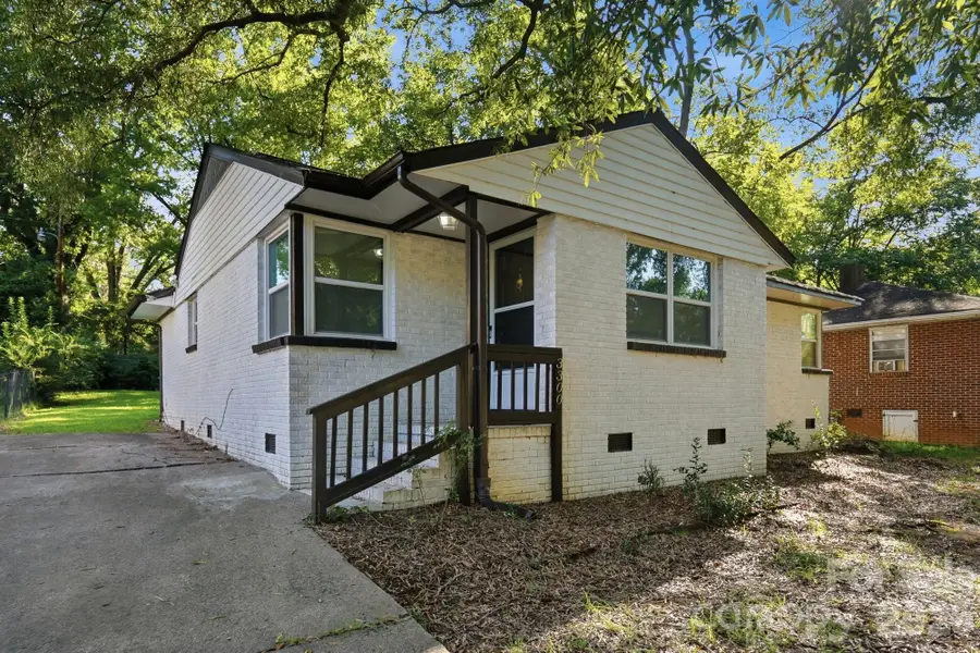 3300 Bonaire Drive, Charlotte, NC 28208 - #2
