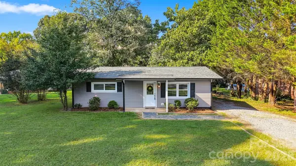 2938 11th Avenue Sw, Hickory, NC 28602