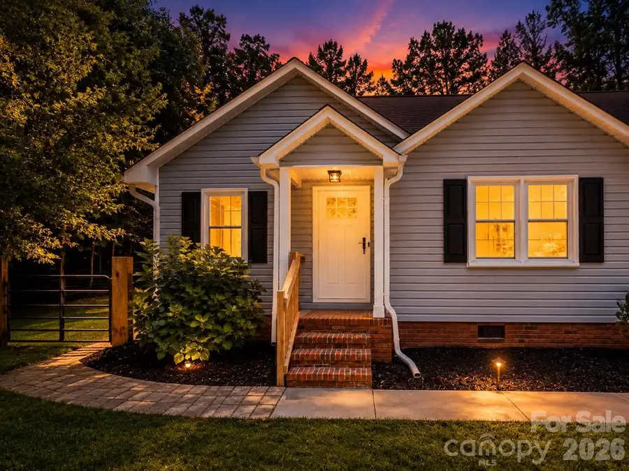 806 Costner Street, Lowell, NC 28098 - #2