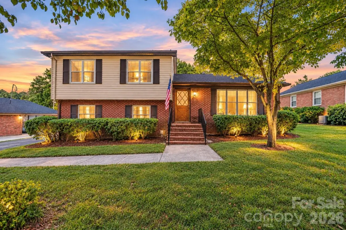 13519 Four Oaks Lane, Matthews, NC 28105 - #1