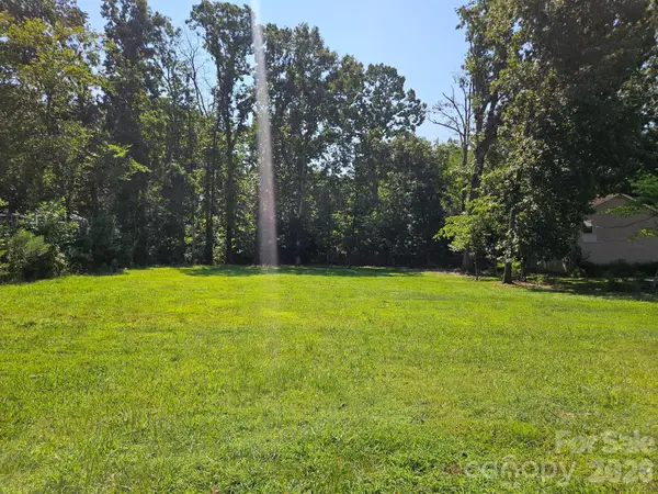 216 Matthews Township Parkway, Matthews, NC 28105