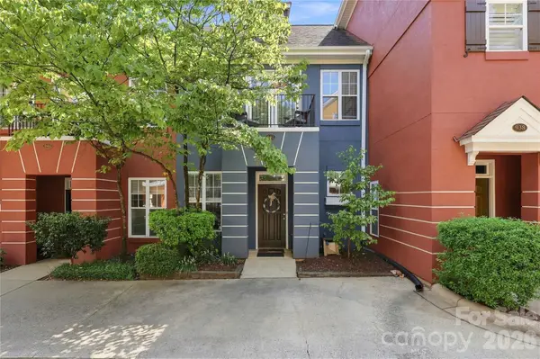 942 Hawthorne Bridge Court, Charlotte, NC 28204