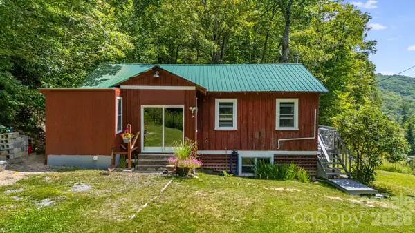 1712 Little Creek Road, Hot Springs, NC 28743