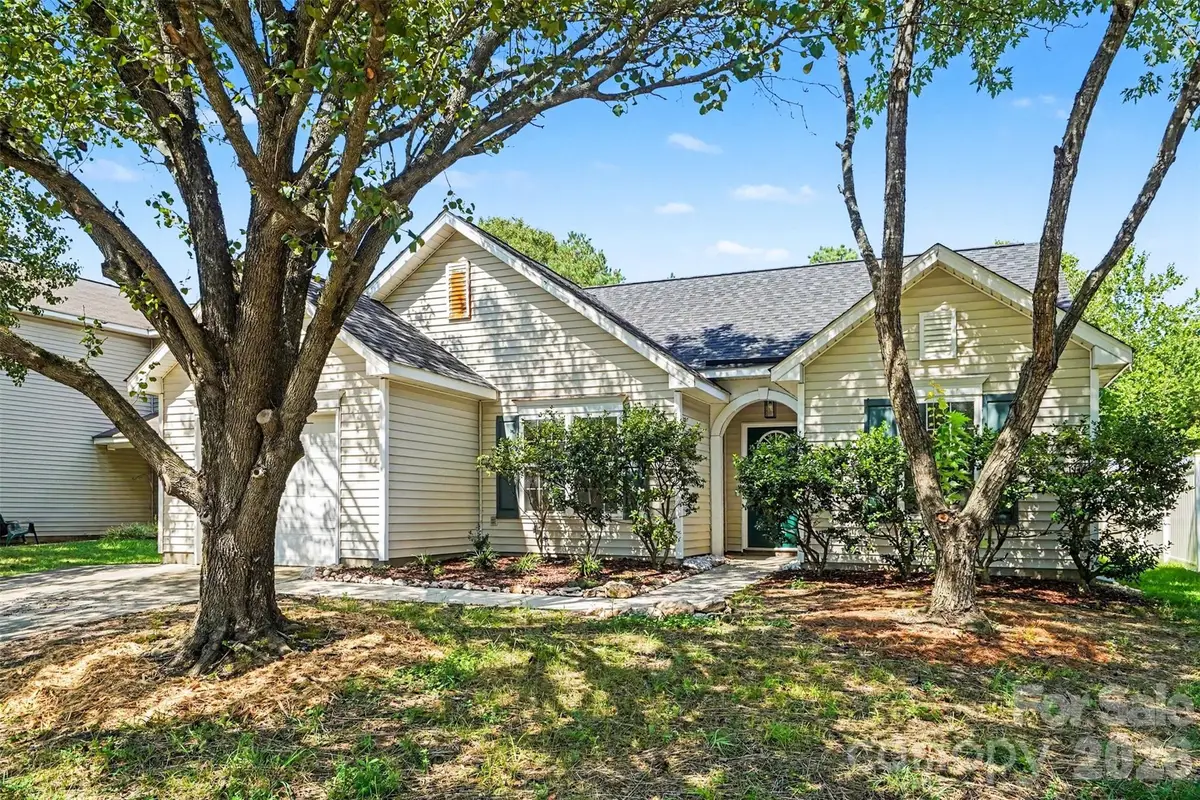 10424 Green Hedge Avenue, Charlotte, NC 28269 - #1