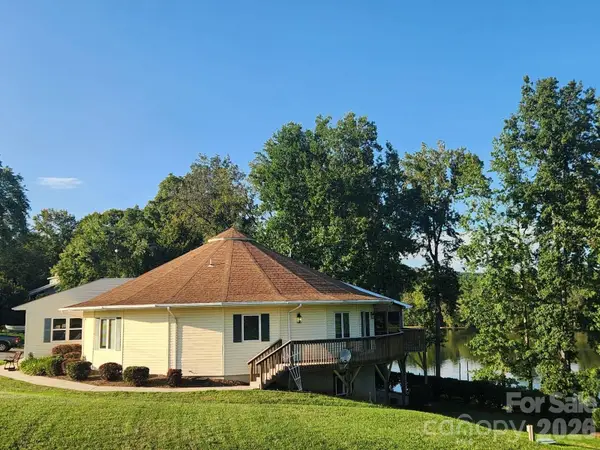 6034 Lookout Heights Drive, Claremont, NC 28610