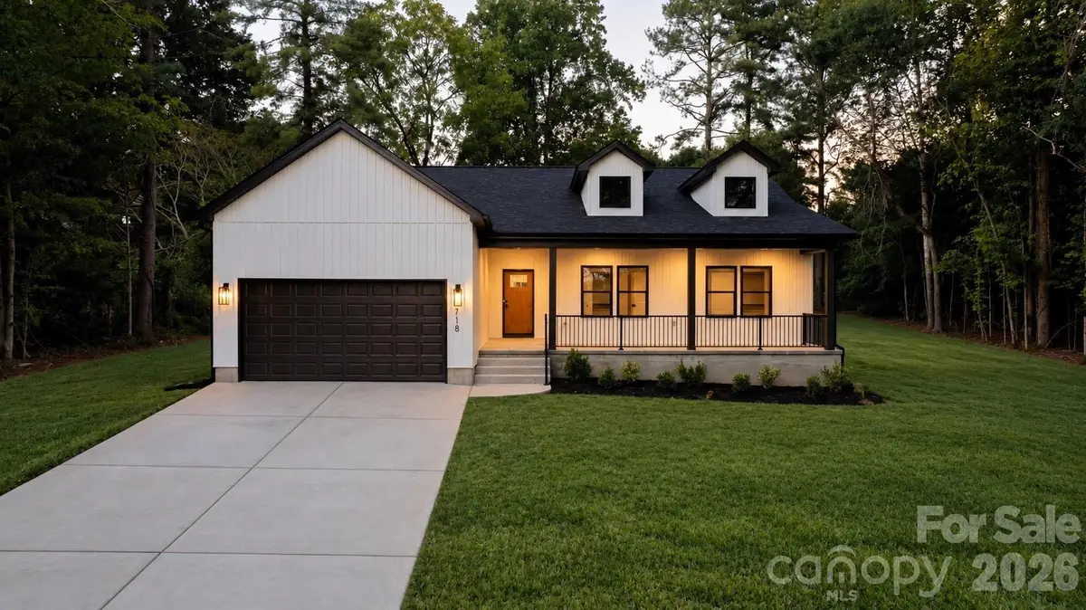 718 W 1st Street, Newton, NC 28658 - #1
