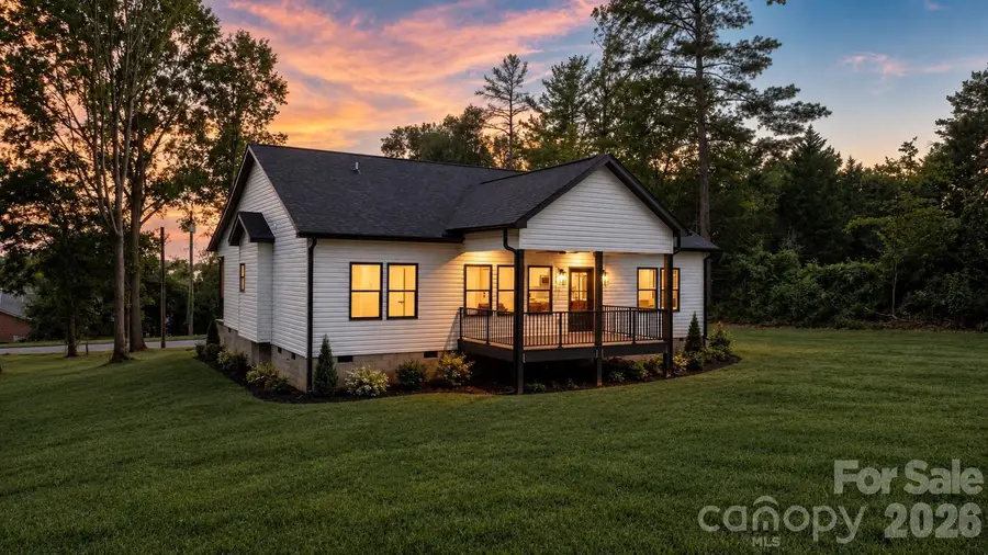 718 W 1st Street, Newton, NC 28658 - #2