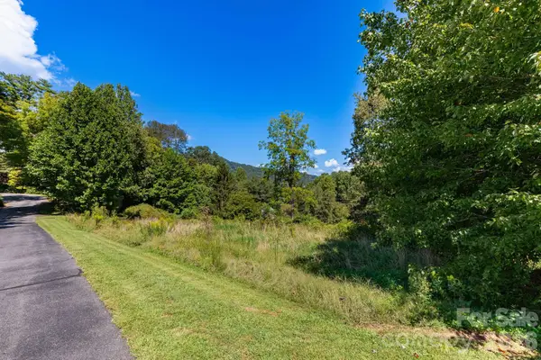 9999 Foxfire Estates Circle, Waynesville, NC 28785