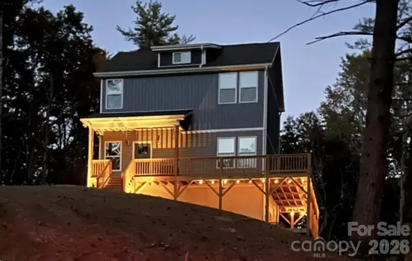 46 Old Chestnut Lane, Hendersonville, NC 28739