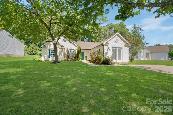 9828 Northwoods Forest Drive, Charlotte, NC 28214