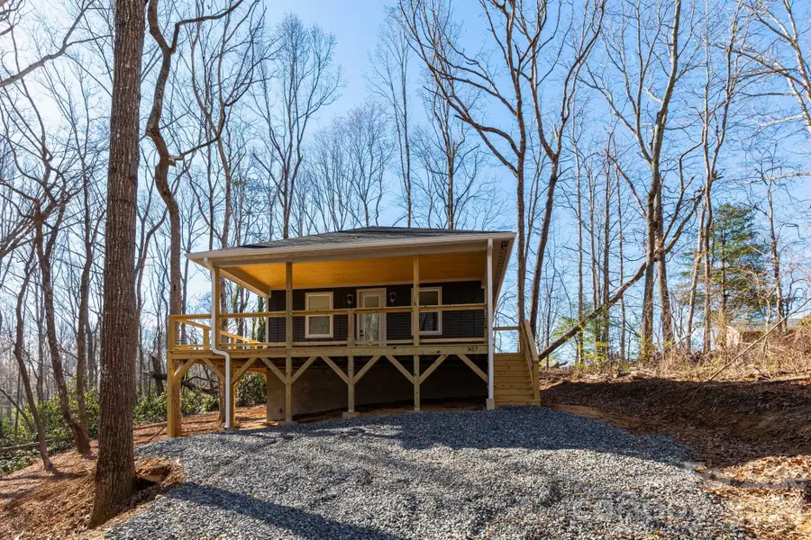 137 E Arbutus Trail, Hendersonville, NC 28792 - #2