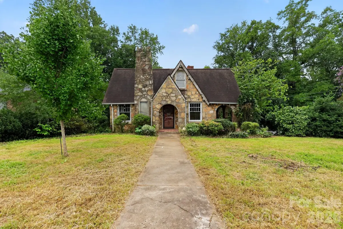 506 5th Avenue Se, Hickory, NC 28602 - #1