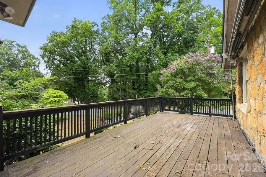 506 5th Avenue Se, Hickory, NC 28602 - #3