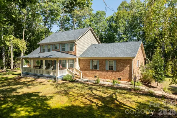 1886 Tanasee Gap Road, Balsam Grove, NC 28708
