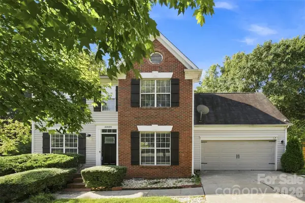 10409 Northwoods Forest Drive, Charlotte, NC 28214