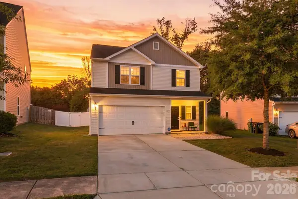 8219 Paw Valley Lane, Charlotte, NC 28214